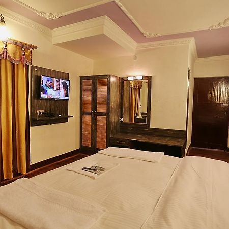 Hotel Ibni Kabeer Srīnagar Dış mekan fotoğraf